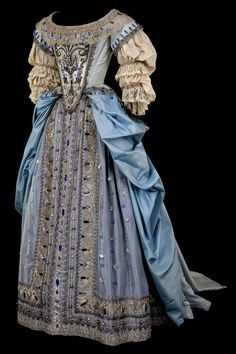 18th Century Fashion, Old Dresses, Century Clothing, Antique Dress, Vintage Gowns