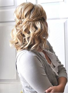 20 5-Minute Hairdos That Will Transform Your Morning Routine via Brit + Co. Medium Hair Styles For Women, Fishtail Braid, Edgy Chic, Spring Hairstyles, Wedding Hair And Makeup, Homecoming Hairstyles, Bridesmaid Hair