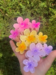 Flower clips good for gift Flower Clip, Hair Claws & Clips, Wedding Basket, Barrettes, Hair Tutorial, Hair Care, Hair Accessories, Hairstyles, Paper Party Supplies