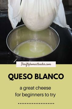 a large white onion being cooked in a pot with the words queso blancco on it