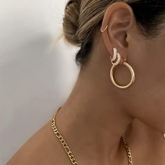 Cutest hoop earrings with detail mini pearls 14k Sterling Silver Diameter 14mm / Width 3mm Hypoallergenic Water resistant & tarnish free Nickel & lead free Jordan Earrings, Social Story, Piercing Tragus, Piercing Ideas, Trendy Earrings, Classic Jewelry, Stainless Steel Earrings, Jewelry Inspo, Simple Earrings