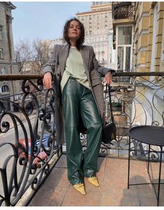 Aw Outfits, French Balcony, Cold Weather Fashion, Street Style Trends, Street Style Winter, Street Style Summer, Cold Weather Outfits, Street Style Looks, Inspiration Style