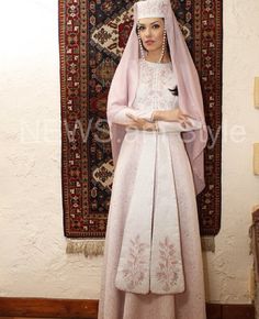 Armenian girl in traditional costume Lebanese Dress, Cultural Outfits, Persian Fashion, Traditional Costume