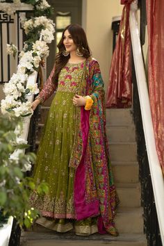 Pishwas Frock Lehenga Lime Green Pakistani Bridal Dress Green Pakistani Bridal Dress, Mehandi Dress, Pakistani Bridal Dress, Mehendi Outfits, Gaun Fashion, Pakistani Fancy Dresses, Pakistani Dresses Casual, Beautiful Pakistani Dresses