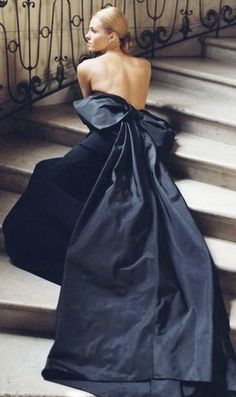 Chique Outfits, Classic Brides, Chanel Couture, Gorgeous Gowns, Coco Chanel, Pretty Dresses, Beautiful Outfits, A Black