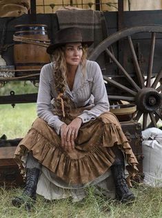 Old West Saloon Girl, Prairie Aesthetic, Wild West Costumes, Wild West Outfits, Old West Saloon, Saloon Girl, Iconic Films