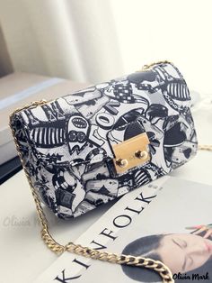 Olivia Mark - Urban Chic Graffiti Print Chain Crossbody Bag: Trendy Street Style Shoulder Bag Summer Graffiti, Ladies Designer Handbags, Bag Summer, Printed Handbags, Clutch Purse Evening, Cute Purses, Chain Crossbody Bag, Womens Crossbody Bag, Messenger Bags