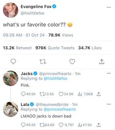 two tweets on twitter with the same one saying what's ur favorite color?