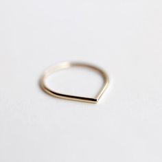 Handmade yellow gold pointy ring. The band is forged creating a perpendicular angle at the top. Polished finish.Available in 9k & 18k yellow gold.Band width: 1.2mmMADE TO ORDER, 1-2 weeks production timeAlso available in sterling silver: https://www.etsy.com/listing/202638483/thorn-sterling-silver-ring?ref=shop_home_active_1Visit my shop: http://www.etsy.com/shop/jewelryMirta© MIRTA Minimalist 14k Gold Teardrop Ring, Minimalist Teardrop Ring For Everyday, Minimalist Teardrop Rings For Formal Occasions, Minimalist Teardrop Gold Ring, Thorn Ring, Gold Band Wedding Ring, Snake Jewelry, Silver Jewelry Handmade, Sea Glass Jewelry