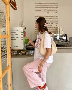 Women Safety Tips, Aesthetic Birkenstocks, Women Safety, Winter Inspo, Spring Fits, Aesthetic Fall, Fall Inspo, Autumn Outfits, Inspo Outfit