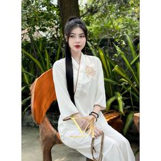 Hello , thanks for visiting my shop Brand New High Quality Vietnamese Ao Dai. Color :White Full set: AO+ QUAN Ao Đi chùa for women 40-77 kgs *These are Asian size <>US Petite size .Please order 1,2 size bigger to your normal size  Full size XS/ S/ M/ L/ XL/ 2XL/ 3XL. Size S :1m49 - 1m59.  36 - 45kg. Vòng ngực của áo 78cm  Size M :1m53 - 1m62 ,  45 - 50kg ,  81cm  Size L: 1m55 - 1m65. 50 - 55kg. 88cm  Size XL :1m57 - 1m68. 56 - 59kg. 89cm  Size 2XL :1m60 - 1m70. 60 - 63kg.95cm Size 3Xl : 1m60 - 1 Traditional White Cheongsam With Stand Collar, Long Cheongsam For Tea Ceremony, Traditional White Cheongsam For Wedding, Traditional Dresses For Tea Ceremony, Traditional White Ao Dai For Formal Occasions, Fitted White Wedding Kimono, Traditional Summer Cheongsam For Tea Ceremony, Traditional White Cheongsam For Summer, Traditional White Summer Cheongsam