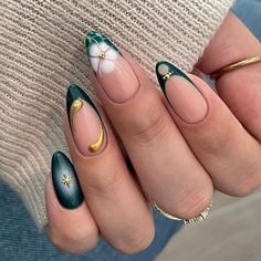 Metallic Chrome Nails, Different Nails, Character Customization, St Patricks Day Nails, Glamour Nails, Gel Nails Diy, Welcome To The Future, Polygel Nails, Nail Photos