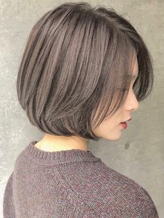 Short Hair Trends, Short Hair With Bangs, Short Bob Hairstyles, Grey Hair, Short Bob