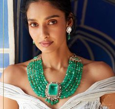 Emerald Green Onyx Long Kundan Rani Haar with earrings. Sabyasachi Inspired Necklace Set With Statement Stud Earrings. Onyx stones embellished Long Rani Hair Necklace with Kundan polki pendant embellished with high grade green mani stones and shell pearls. Comes together with chunky layerd Stones and kundan and polki finish embellished with emerald green mani onyx stones and high grade shell pearls again. A classic case of maximalism. It will go with everything and make your outfit super chic. P Hair Necklace, Jewelry Victorian, Sabyasachi Jewellery, Kundan Necklace Set, Bride Necklace, Polki Necklace, Kundan Necklace, Polki Jewellery, Pakistani Jewelry