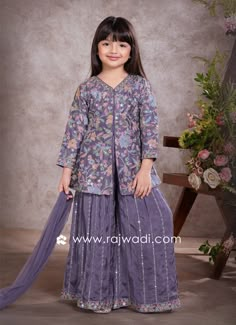 Kids Party Wear Dresses Indian, Kids Indian Wear Designer, Kids Salwar Suit Design, New Shalwar Kameez Design, Latest Party Wear Dresses, Kids Dress Design, Shalwar Kameez Design, Montana Jordan, New Dress For Girl