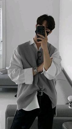 대학생 스타일, Korean Street Fashion Men, Street Style Outfits Men, Mens Casual Dress Outfits, Mens Fashion Streetwear, Cool Outfits For Men