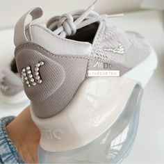 Nwt Womens 270 With Swarovski Nike Air Max 270 White, Womens Nike Air Max 270, Bling Nike Shoes, Nike Air Max 90s, All White Sneakers, Boty Nike, Nike Presto, Custom Bling, Navy Hoodie