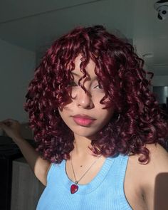 @lalalauriss on ig Red Dyed Hair Curly, Red Hair On Curly Hair, Hair Dye Ideas Curly, Curly Cherry Red Hair, Curly Hair Red, Red Hair Curly