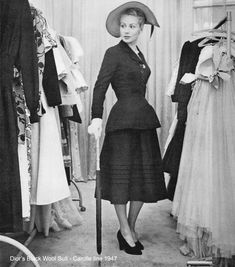 Dior-Black-Wool-Suit-Corolle-line-1947 Dior 1947, Forties Fashion, Dior New Look, Jacques Fath, Fashion 1940s, Dior Collection, Dior Dress, 20th Century Fashion, Look Retro