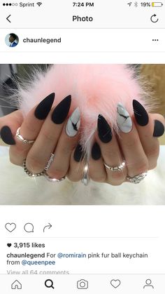 Umm yes pleas. Matte black and marble stiletto nails. Nail Grunge, Nails Grunge, Black And White Nails, Accent Nail, Goth Nails, Grunge Nails, Nails White