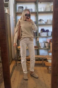 Women Birkenstock, Birkenstock Boston Outfit, Birks Outfit, Clogs Birkenstock, Boston Outfits, Birkenstock Outfit, Boston Fashion, Looks Street Style