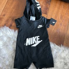 New With Tags Black Nike Outfit, Baby Nike, Baby Outfit, Nike White, Nike Outfits, Kids Nike, White Nikes, Baby Stuff, Black Nikes