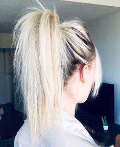 Whatever the occasion we have the inspiration you need to style your hair any which way. Full Ponytail Trick, Hair Volume Tricks, Hairstyles Volume, Ponytail Trick, Full Ponytail, Easy Updos For Long Hair, Pony Hairstyles, High Pony, Barefoot Blonde