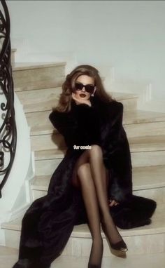 Black Hollywood Glamour, Faux Fur Coats Outfit, London Photoshoot, Wife Aesthetic, Wife Style, Black Hollywood, Mob Wife, Fashion Tights, Aesthetic Women