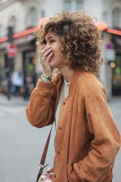 curly hair can be short too! :) Cool Haircuts For Girls, Thick Curly Hair, Popular Haircuts, Hair Styles 2017, Girl Haircuts, Curly Hair Cuts, Short Curly Hair