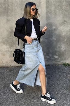 Saturday Outfit, Denim Skirt Outfits, Effortlessly Chic Outfits, Fall Outfit Ideas, Looks Street Style, Style Fall, Fashion Mistakes, Jeans Rock