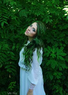 Green Hair Aesthetic, Forest Green Hair, Punky Hair, Forest Princess, Wild Hair Color, Vibrant Hair, Creative Hair Color, Forest Style, Dye Ideas