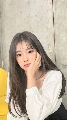 Haircut Style Bangs, Wispy Bangs With Curtain Bangs Korean, Airy Bangs Korean Long Hair, Light Front Bangs With Long Hair, Invisible Bangs Korean, Hair Cuts Asian Girl, Best Haircut For Ponytail, Wispy Bangs With Face Framing Layers Straight Hair, Korean Bangs Long Hair