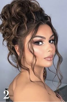 Sanggul Modern, Hair Wedding Styles, Long Hair Wedding, Mother Of The Bride Hair, Bridesmaid Hair Makeup, Elegant Wedding Hair, Quince Hairstyles, Long Hair Wedding Styles, Prom Hairstyles For Long Hair