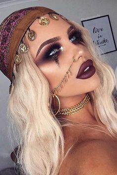 Sexy Halloween Makeup Looks That Are Creepy Yet Cute ★ See more: http://glaminati.com/pretty-halloween-makeup-ideas/ Carnaval Make-up, Pirate Makeup, Makeup Zombie, Halloween Make-up Looks, Creepy Halloween Makeup, Cute Halloween Makeup, Halloween Coustumes, Halloween Makeup Pretty