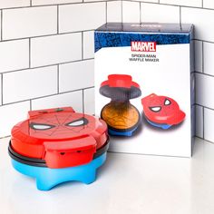 a spider man lunch box and container set