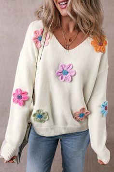 Crochet Flower V-Neck Long Sleeve Sweater - Sydney So Sweet Boho Pullover, Flower Sweater, Teacher Clothes, Blue Zones, Free Spirit Style, Crochet Flower, White Crochet, Basic Style, White Sweaters