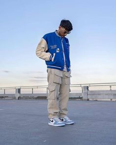 Mens Cargo Outfit Street Style, Jordan 1 Outfits For Men, Outfits With Blue Jordans, Jordan 1 Blue Outfit, Jordan 1 Outfit Men Streetwear, Jordan 1 Outfits Men, Blue And White Outfit Ideas, Jordan 1 Outfit Men Style, Guys Streetwear