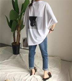 Aesthetic Art Printed Long Sleeve Tee / Kstyle Fashion Pakistani Street Style, Fashion Art Prints, Oversize Tee, Aesthetic Korean, Korean Fashion Trends, Korean Street, Mens Fashion Summer, Korean Street Fashion, Aesthetic Fashion