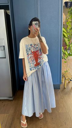 Summer Teaching Outfits, Trip Outfit Ideas Travel Fashion, Havaianas Outfit, Tshirt Outfits, Looks Vintage, Outfits Casuales, Modest Outfits