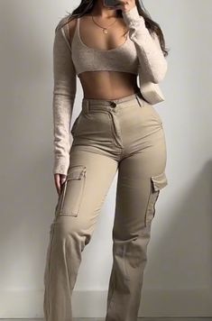 Cargo Pant Outfits, Crop Top Mujer, Outfit Informal, Pant Outfits, Casual Party Outfit, Barbie Dress Fashion, Anime Inspired Outfits, Weekly Outfits