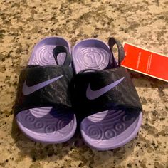 Brand New Slides Nike Purple, Shoes Brand, Sandals Flip Flops, Kids Nike, Shoe Brands, Flip Flop Sandals, Color Purple, New Color, Kids Shoes