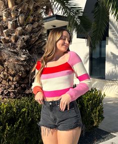 Thick tight knit sweater top Model is wearing a size Small✨ Chic Knit Top With Color Block, Chic Knit Color Block Tops, Fitted Knit Color Block Tops, Trendy Stretch Color Block Sweater, Trendy Color Block Knit Top, Fitted Crew Neck Sweater With Color Block, Knit Sweater Top, Top Model, Knit Sweater