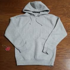 Fleece Lined New With Tags Plain Fleece Sweatshirt For Streetwear, Athletic Heather Fleece Sweats For Fall, Fall Athletic Heather Fleece Sweats, Athletic Heather Fleece Top For Winter, Heather Grey Fleece Tops For Winter, Winter Heather Grey Fleece Top, Heather Grey Fleece Sweats For Winter, Basic Gray Fleece Tops, Athletic Heather Cotton Sweatshirt For Winter