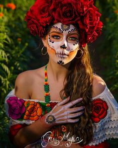 Skull Makeup Halloween, Ethnic Makeup, Halloween Makeup Sugar Skull, Vampy Makeup, Fairytale Photoshoot