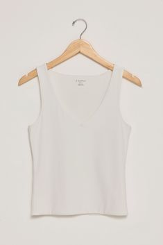 Make this tuckable tank the blank canvas to your layered looks this season. This versatile v-neck, made in our signature So Smooth fabric, is lined and bra-friendly so you can wear it all day, any way you like. Z SUPPLY Women's Avala V-Neck So Smooth Tank Top, Black, Large Blank Canvas, Layered Look, Wear It, Extra Large, Tank Top, V Neck, Tank Tops, Bra, Canvas