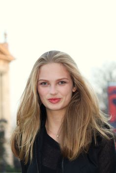 Braces Smile, Hair Today Gone Tomorrow, Celebrity Makeup Looks, Romee Strijd, Hair Color Techniques, Shirt Hair, Blonde Hair Looks, Hair Appointment