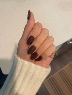 Dark Chocolate Brown Nails, Dark Brown Nails Acrylic, Dark Brown Nails Designs, Cappuccino Nails, Shellac Nails Fall, Oval Acrylic Nails, Brown Nails Design