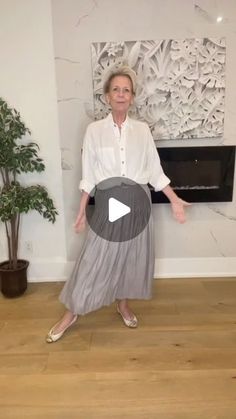 Heidi Kristensen on Instagram: "We always need to shorten the shirts for my mom so here’s a trick to try 🥰🌎#fyp#styling#style#styletip#petitefashion #outfit#outfits#shirts#styleinspo#fashioninspo#casual#casualstyle#heidikristensen#personalstyle#classic#over50#stylish#fashionstyle" Stylish Outfits Casual, Summer Outfits Curvy, Korean Summer Outfits, Shirt Tutorial, Modest Summer Outfits, Over 60 Fashion