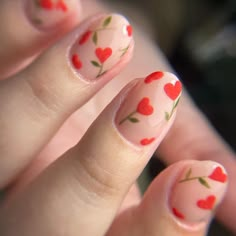 𝙽𝚊𝚒𝚕 𝙰𝚛𝚝𝚒𝚜𝚝 | 𝙿𝚊𝚞𝚕𝚎𝚝𝚝𝚎 on Instagram: "Heart Flowers ❣️ • #sanvalentin #valentinenails #nailsnailsnails #nailsofinstagram #nails #nailsinspiration" Cute Short Valentine Nails, Cute Nails Red, Short Valentine Nails, Nails Red Heart, Valentine's Day Nail Design, Minimal Nails Art, Nail Goals, Instagram Heart