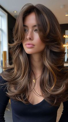 50 of the Best Medium Hairstyles for Women (Gallery + Videos Included) | 50 Stunning & Pretty Medium-Length Hairstyles for Women Medium Length Hair With Layers Color Ideas, Blowout Hair With Curtain Bangs, Victoria’s Secret Blowout, Haïr Style Middle Hair, Bouncy Layered Haircut, Curved Bangs Long Hair, Chic Haircut Medium, Hairstyle For Photoshoot Ideas, Hairstyles Trend 2024 Women